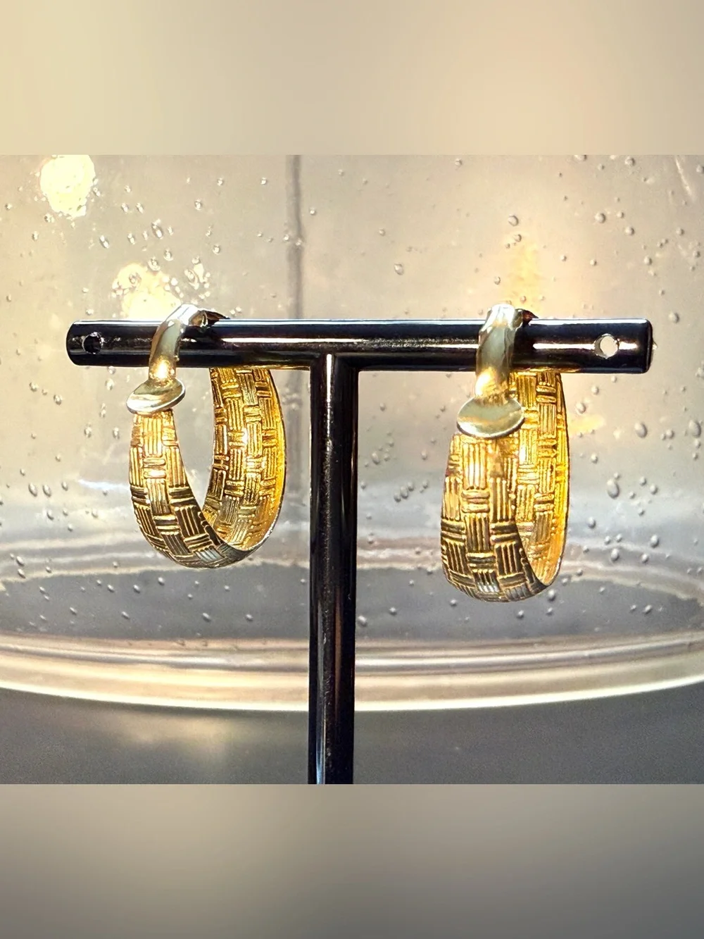 Vintage Lightweight Gold Tone Basketweave Clip On Hoop Earrings